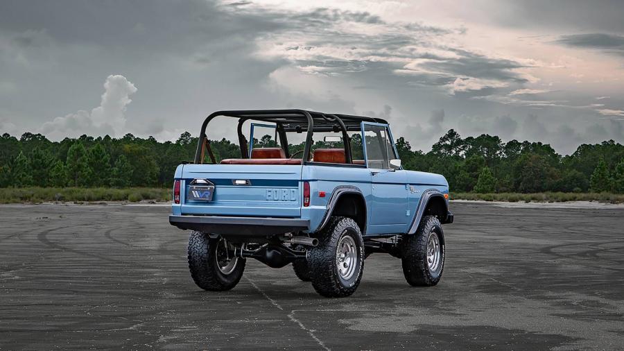  Ford Bronco by Velocity Restorations 1973 года  (фото 18 из 23)